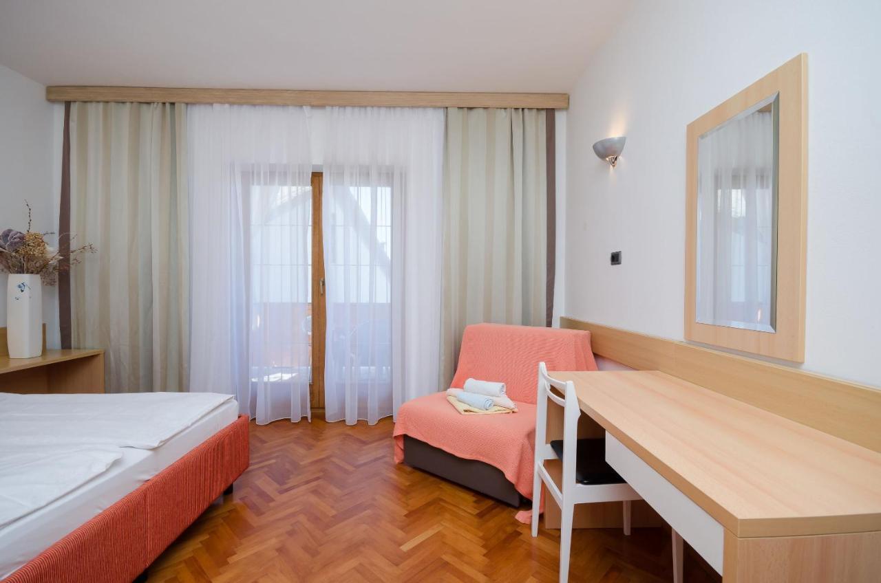Apartments Mirjana B Lopar Extérieur photo